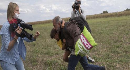 المهاجر السوري الذي ركلته مراسلة مجرية يحصل على وظيفة في مجال الرياضة باسبانيا